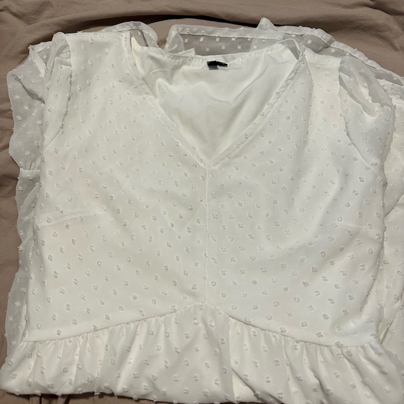 White dress - Picture 5 of 6